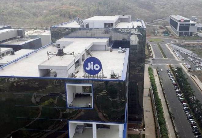 Reliance Jio acquires 269.2 Mhz spectrum for Rs 13,672 crore