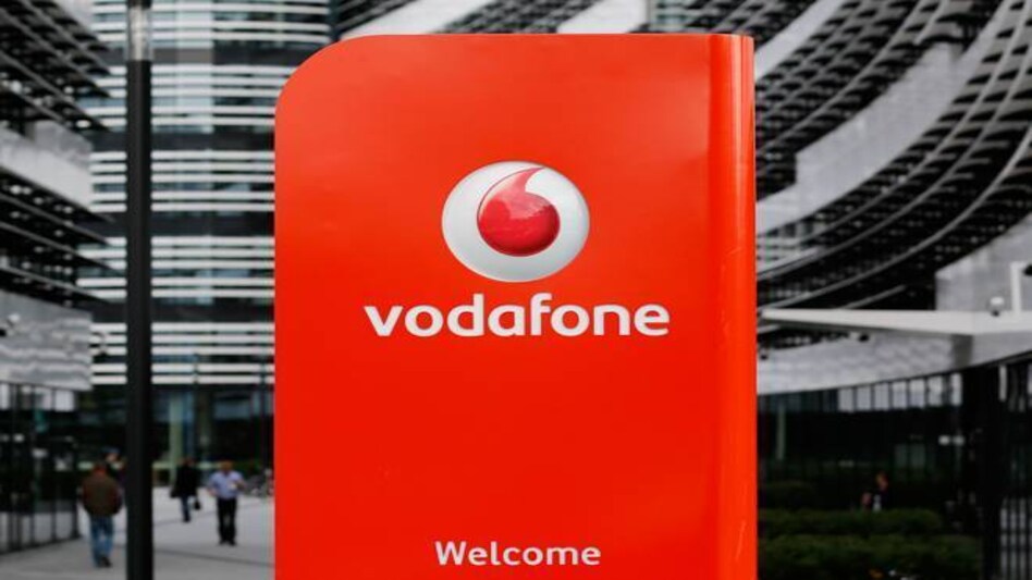 Vodafone offers free incoming on national roaming from Diwali Vodafone offers free incoming on national roaming from Diwali