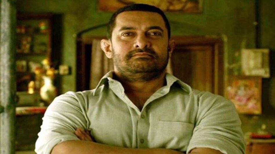 Box office business: Aamir Khan's Dangal inches closer to Salman Khan's Sultan Box office business: Aamir Khan's Dangal inches closer to Salman Khan's Sultan