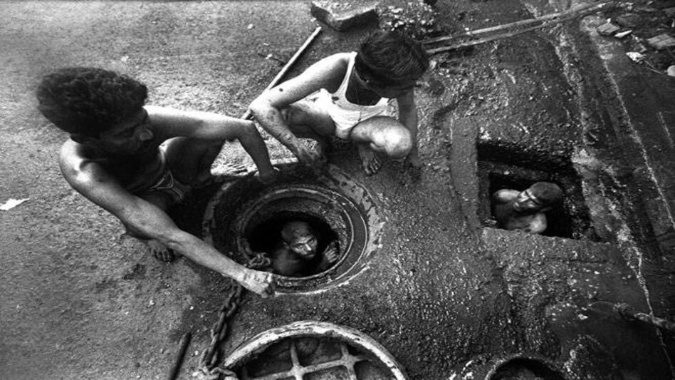 MBAs and BTechs clean drains to become sweepers in Uttar Pradesh MBAs and BTechs clean drains to become sweepers in Uttar Pradesh