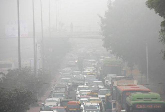 Delhi wakes up to heavy fog, 94 trains delayed