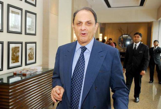 Nusli Wadia files Rs 3,000 crore defamation suit against Tatas