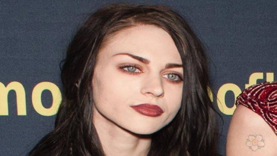 Kurt Cobain's daughter files lawsuit to get his guitar back Kurt Cobain's daughter files lawsuit to get his guitar back