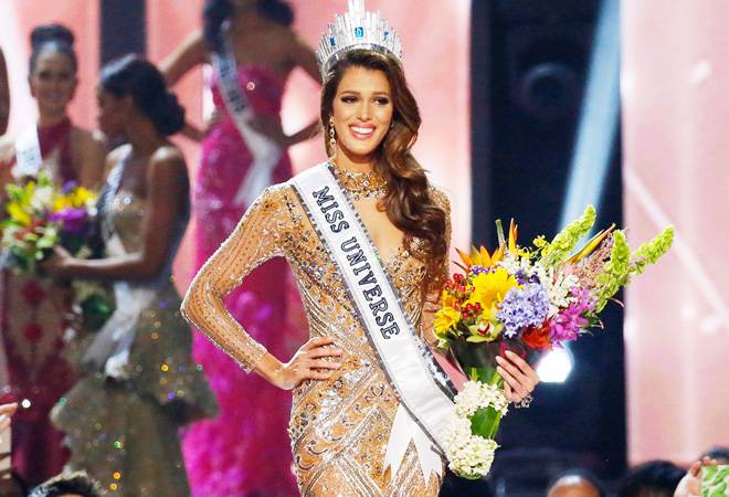 Miss France Iris Mittenaere crowned Miss Universe 2017