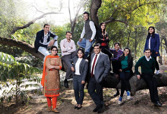 BHEL CMD Atul Sobti (third from left) with employees BHEL CMD Atul Sobti (third from left) with employees