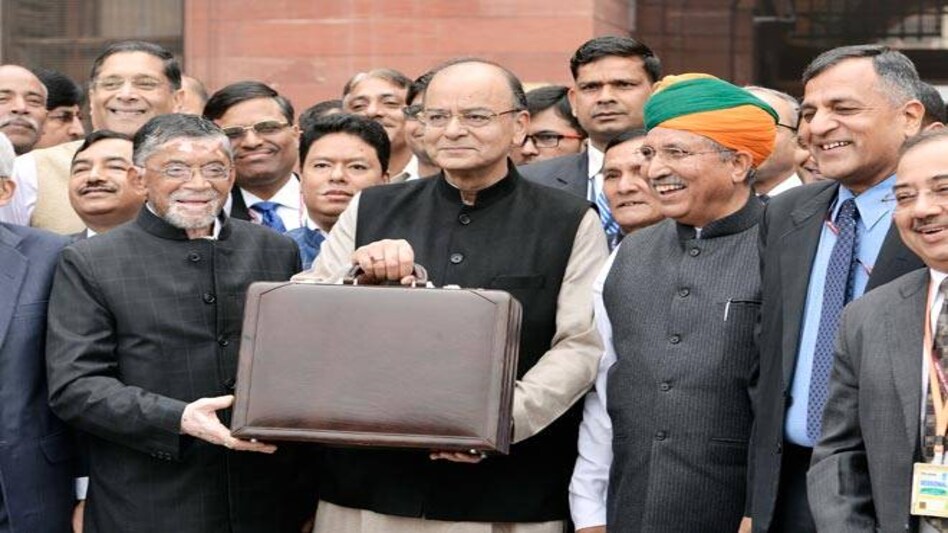 Union Budget 2017-18: FM Arun Jaitley aims for recovery after cash crunch Union Budget 2017-18: FM Arun Jaitley aims for recovery after cash crunch