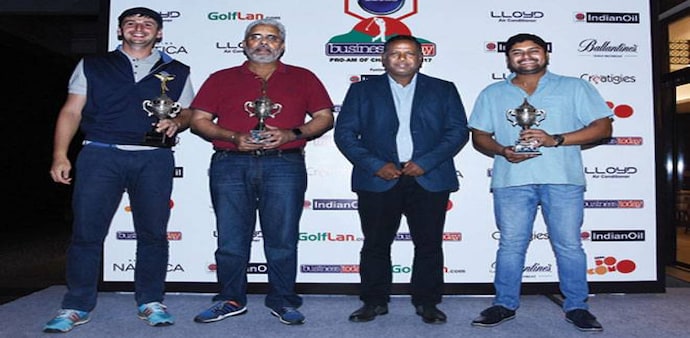 Winning Team 'BANGALORE BRAVOS' with Srikanth Babu (LLOYD) Winning Team 'BANGALORE BRAVOS' with Srikanth Babu (LLOYD)