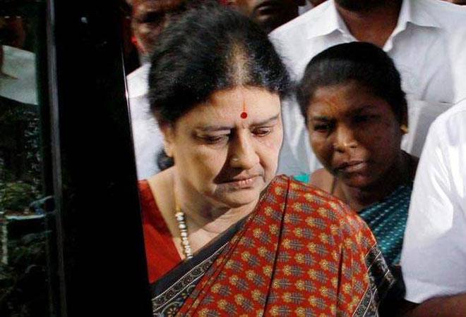 SC sentences Sasikala to 4 years in jail in DA case