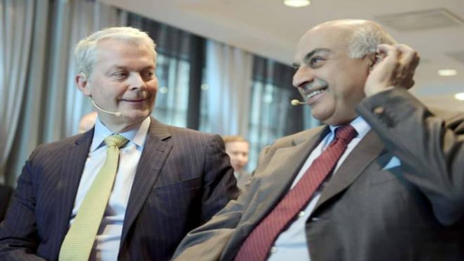 Matti Ruotsala (L), Chairman of the Board of the PKC Group, and Vivek Chaand Sehgal, Chairman of the Board of the Motherson Sumi Systems Ltd, discuss during a news conference in Helsinki, Finland, January 20, 2017. Matti Ruotsala (L), Chairman of the Board of the PKC Group, and Vivek Chaand Sehgal, Chairman of the Board of the Motherson Sumi Systems Ltd, discuss during a news conference in Helsinki, Finland, January 20, 2017.