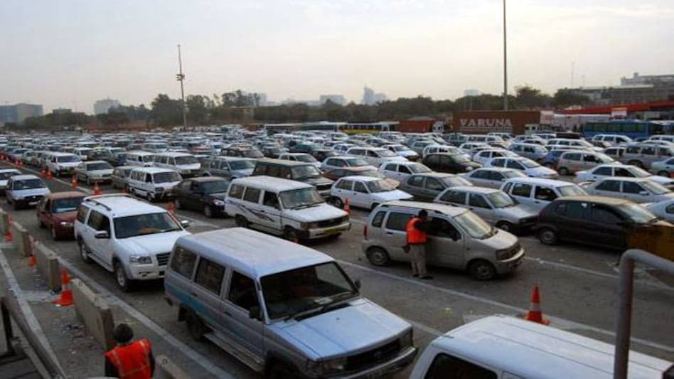 Lakhs of vehicles in Delhi flouting vehicular emission norms: EPCA Lakhs of vehicles in Delhi flouting vehicular emission norms: EPCA