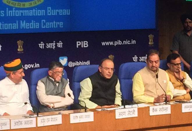 RBI leaves key rate unchanged; easing warranted, fumes govt RBI leaves key rate unchanged; easing warranted, fumes govt