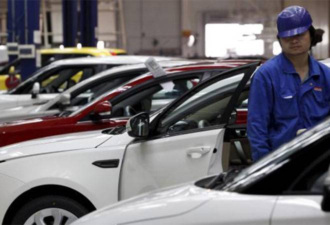 Manufacturing PMI falls to 3-month low in May