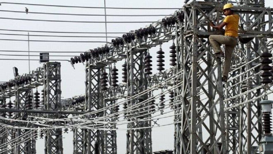 Tata Power offers to sell 51% stake in Mundra for Re 1 Tata Power offers to sell 51% stake in Mundra for Re 1