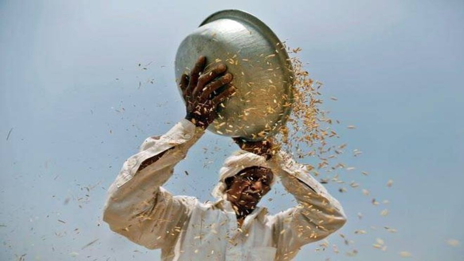 Maharashtra govt announces Rs 34,000 crore farm loan waiver Maharashtra govt announces Rs 34,000 crore farm loan waiver