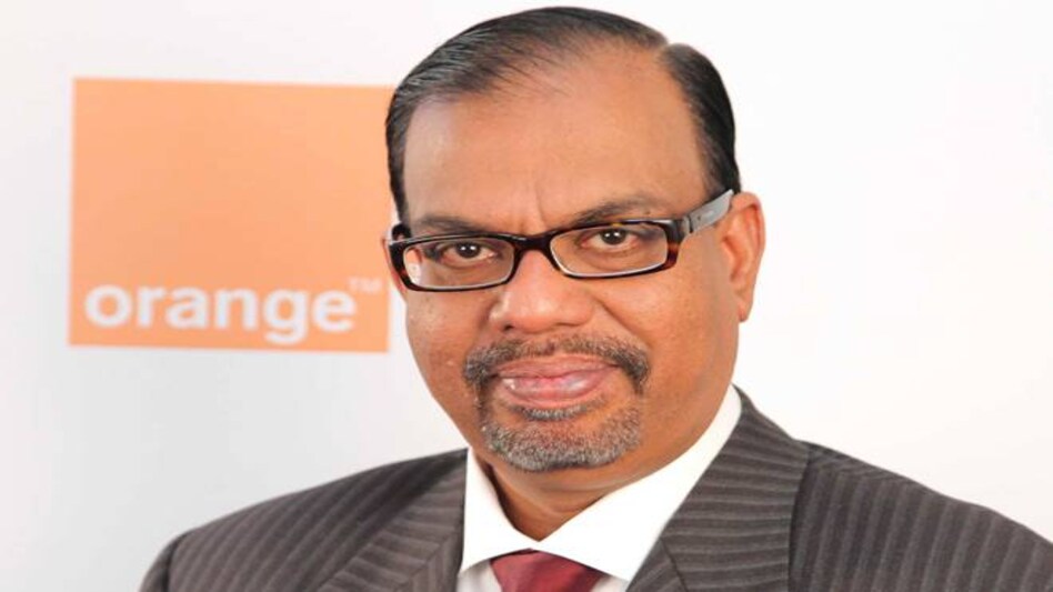 Achieving greater SaaS performance and security with hybrid networking Achieving greater SaaS performance and security with hybrid networking