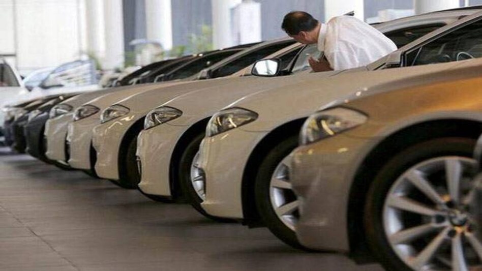 GST impact: From Hyundai cars to Honda bikes, here's what automobile firms are offering discounts on GST impact: From Hyundai cars to Honda bikes, here's what automobile firms are offering discounts on