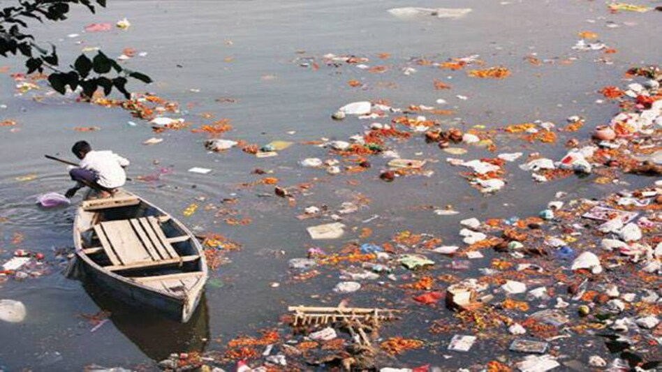 NGT declares 100 metres from edge of Ganga as 'no-development zone'; Rs 50,000 fine on dumping waste NGT declares 100 metres from edge of Ganga as 'no-development zone'; Rs 50,000 fine on dumping waste