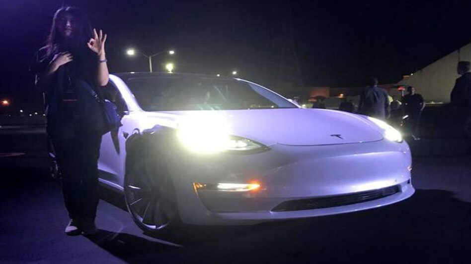 Elon Musk flags off first lot of Tesla Model 3 Elon Musk flags off first lot of Tesla Model 3