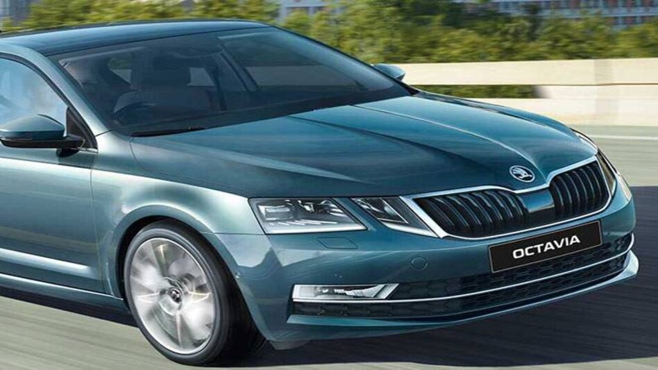 New Octavia facelift unveiled in India by Skoda, prices begin at Rs 15.49 lakh New Octavia facelift unveiled in India by Skoda, prices begin at Rs 15.49 lakh