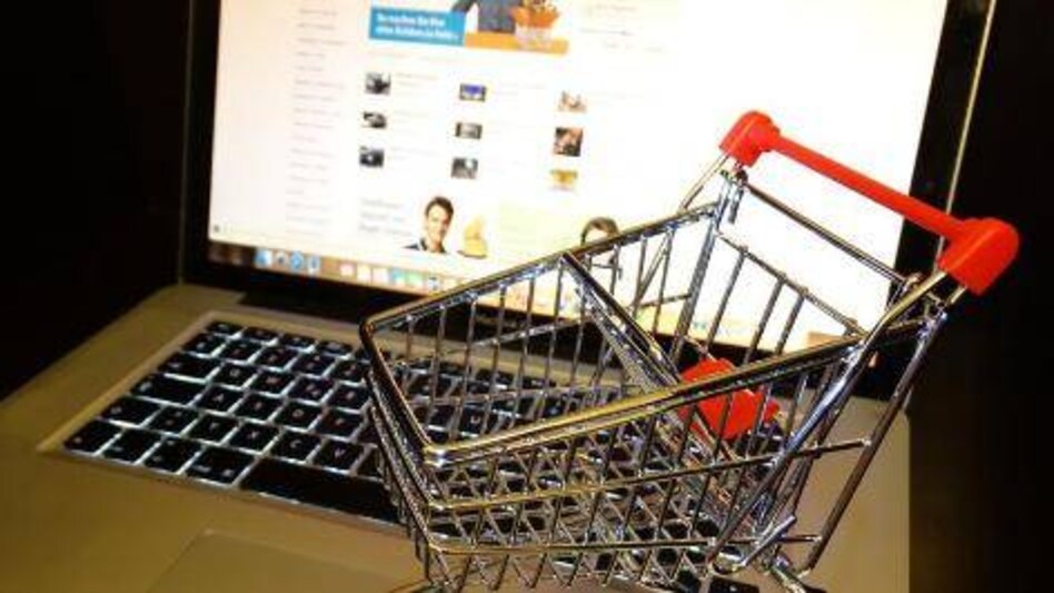 GST effect: Flipkart, Myntra sales soar due to stocks clearance discounts GST effect: Flipkart, Myntra sales soar due to stocks clearance discounts