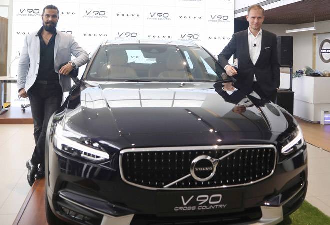Volvo brings new crossover V90 at Rs 60 lakh