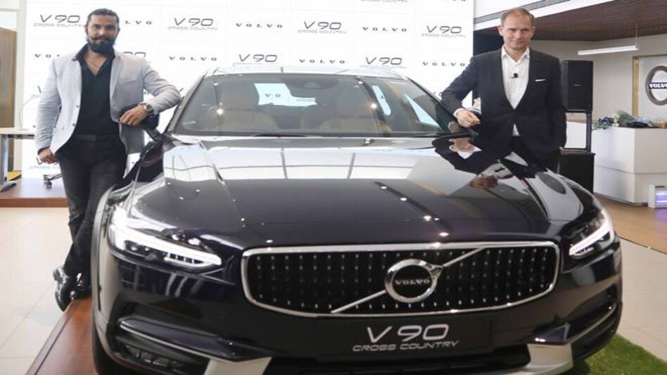 Volvo brings new crossover V90 at Rs 60 lakh Volvo brings new crossover V90 at Rs 60 lakh