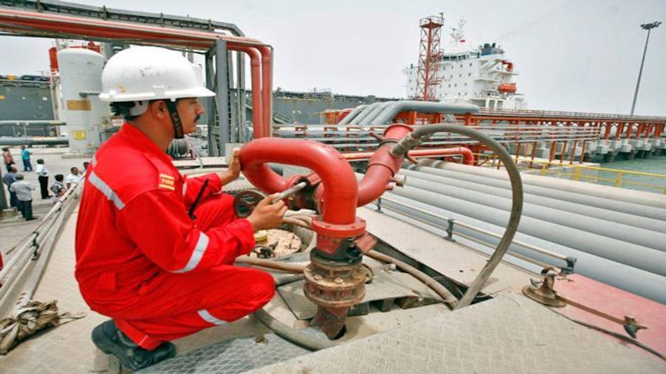 Rosneft, partners to announce acquisition of India's Essar Oil completed Rosneft, partners to announce acquisition of India's Essar Oil completed