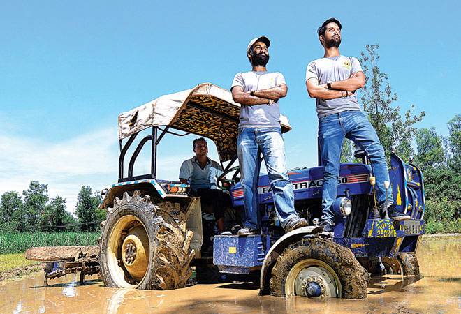 Mehtab Singh Hans (left) and Alekh Sanghera, Co-founders, farMart (Photo: Shekhar Ghosh) Mehtab Singh Hans (left) and Alekh Sanghera, Co-founders, farMart (Photo: Shekhar Ghosh)