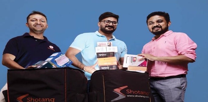 Anish Basu Roy (Left) and Anterpreet Singh (Centre), Founders of Shotang, with Vishal B. G., Operations Director (Photo: Nilotpal Baruah) Anish Basu Roy (Left) and Anterpreet Singh (Centre), Founders of Shotang, with Vishal B. G., Operations Director (Photo: Nilotpal Baruah)