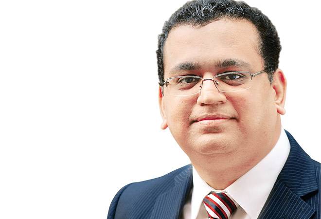 Responsible lending: Assessing micro behavior through macro data