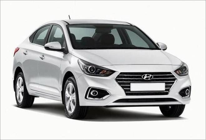 Hyundai unveils 5th gen Verna; launch later this month Hyundai unveils 5th gen Verna; launch later this month