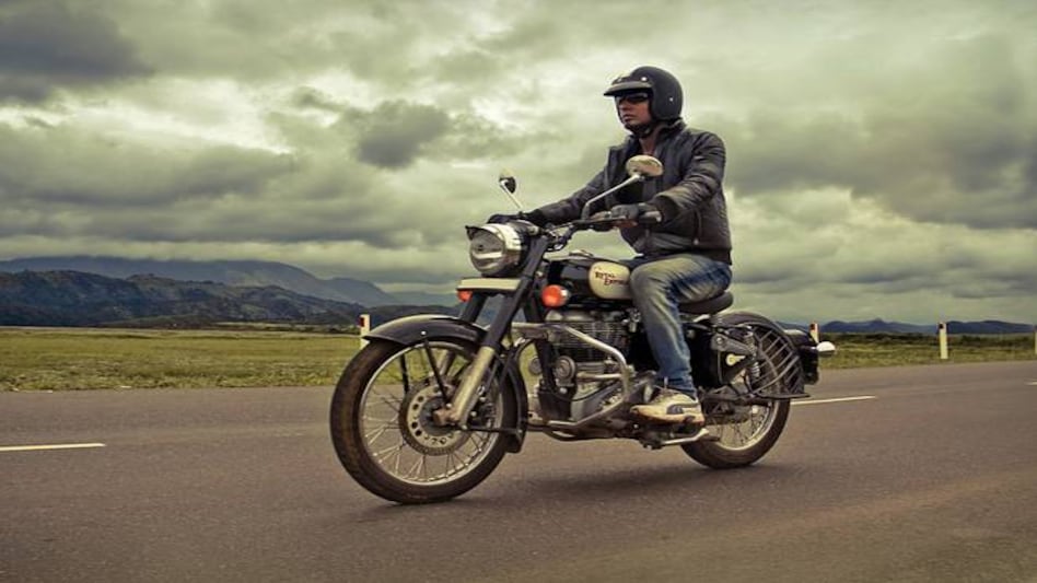 Royal Enfield introduces Gunmetal Grey Classic 350, Stealth Black Classic 500 Royal Enfield introduces Gunmetal Grey Classic 350, Stealth Black Classic 500