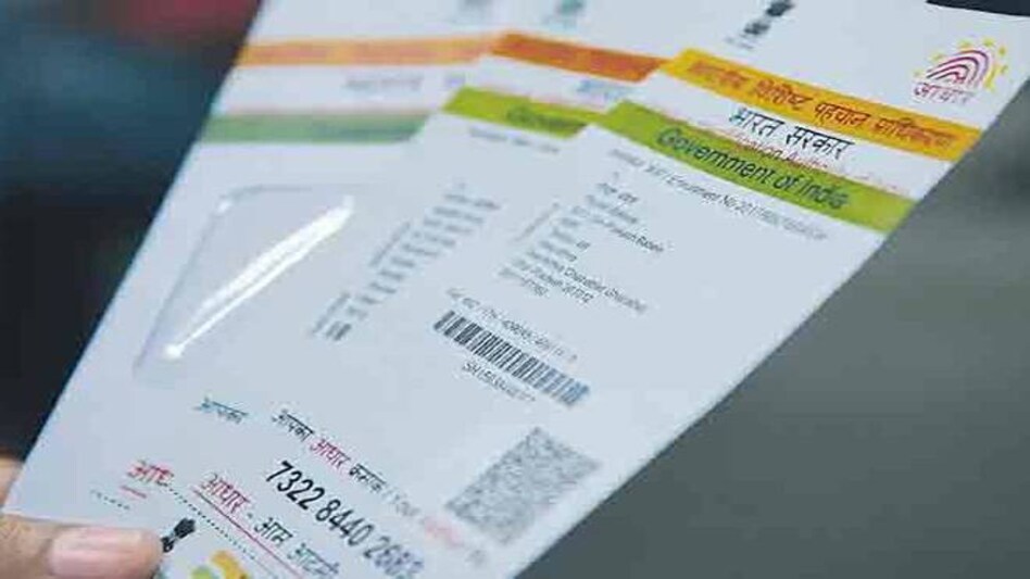Linking Aadhaar with mobile numbers now possible through OTP, doorstep verfication Linking Aadhaar with mobile numbers now possible through OTP, doorstep verfication