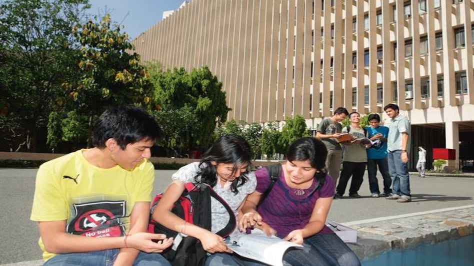 Samsung, IBM, Oracle, Wipro offer annual pay packages of around Rs 20 lakh to IIT-Delhi students Samsung, IBM, Oracle, Wipro offer annual pay packages of around Rs 20 lakh to IIT-Delhi students