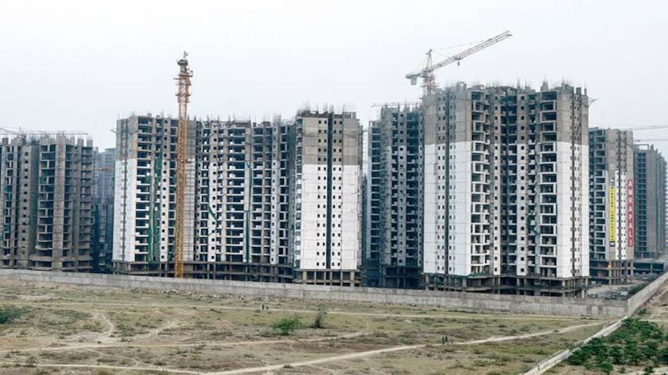 Big relief for home buyers: Builders like Jaypee, Amrapali, Supertech asked to give possession on time or return money with interest Big relief for home buyers: Builders like Jaypee, Amrapali, Supertech asked to give possession on time or return money with interest