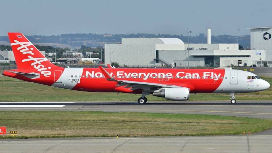 IndiGo, AirAsia offer discount on flight tickets ahead of New Year IndiGo, AirAsia offer discount on flight tickets ahead of New Year