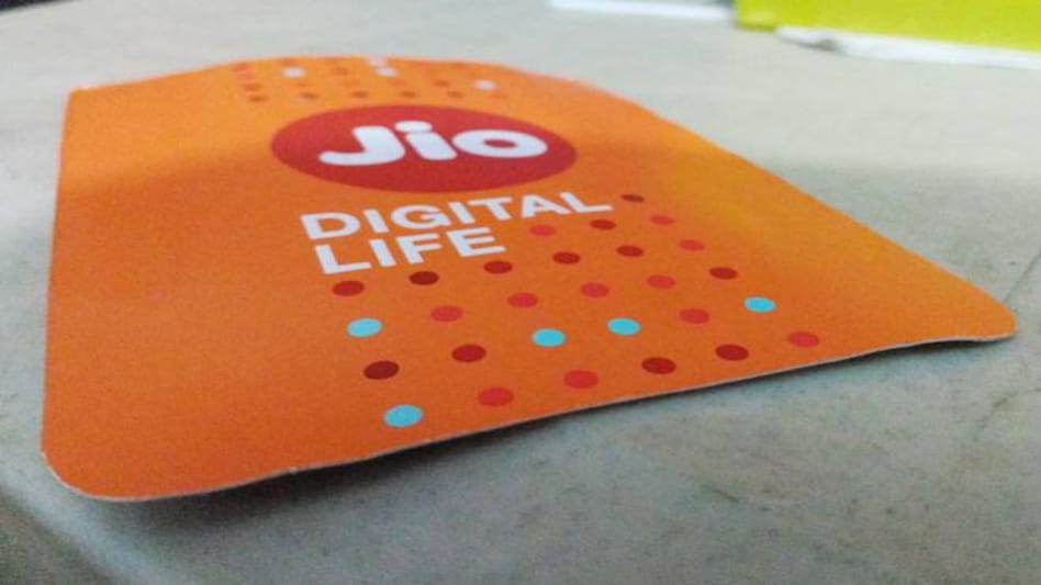 Reliance Jio launches Happy New Year 2018 plans high data benefits Reliance Jio launches Happy New Year 2018 plans high data benefits