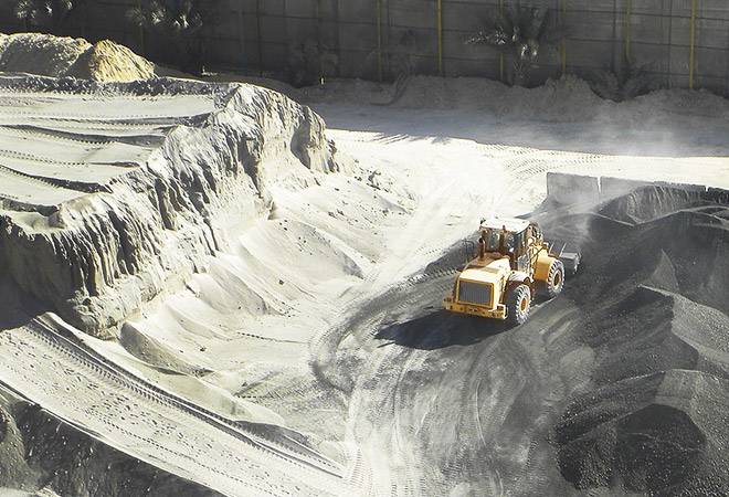 Big battle for Binani Cement: Rakesh Jhunjhunwala joins forces with Radhakishan Damani