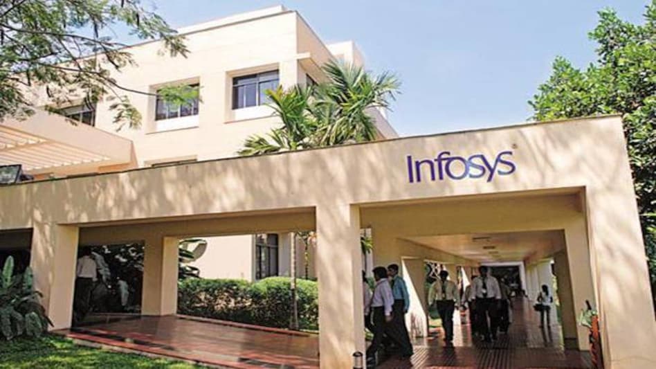 Former Infosys CFO lauds Nandan Nilekani for correcting previous wrongs over CEO's pay Former Infosys CFO lauds Nandan Nilekani for correcting previous wrongs over CEO's pay