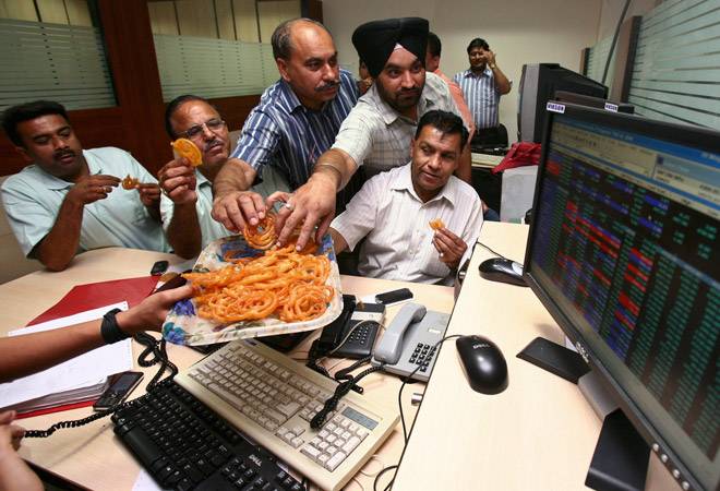 Sensex closes above 35,000 pts for first time, Nifty at 10,788; banking, IT stocks lead gains