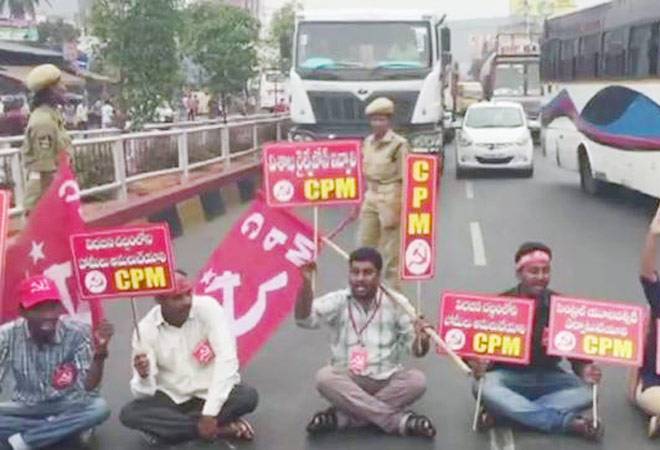 Bus services affected, institutions, offices shut as parties call for bandh in Andhra Pradesh