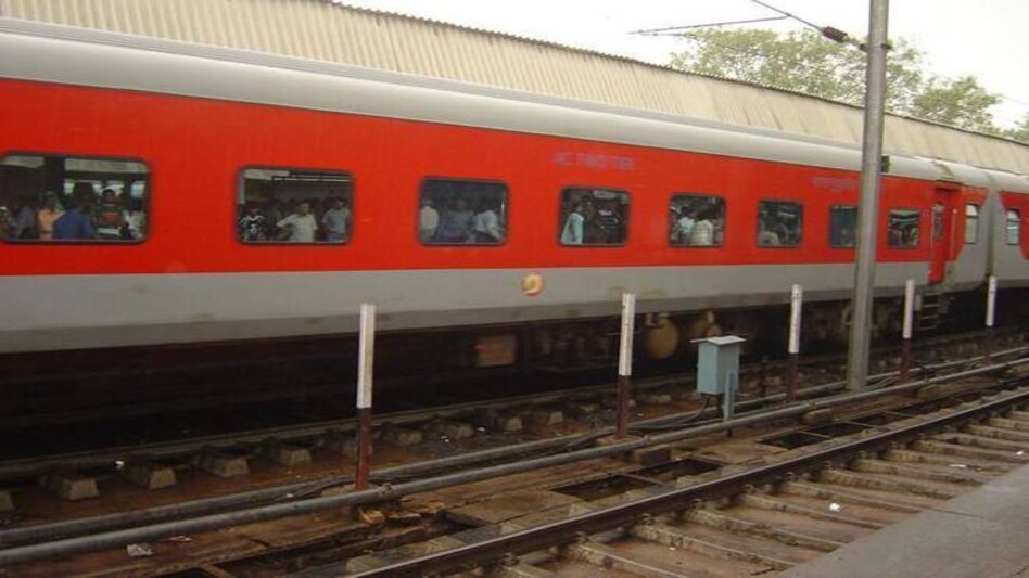 No reservation charts in trains from March 1; Railways' pilot project to last 6 months No reservation charts in trains from March 1; Railways' pilot project to last 6 months