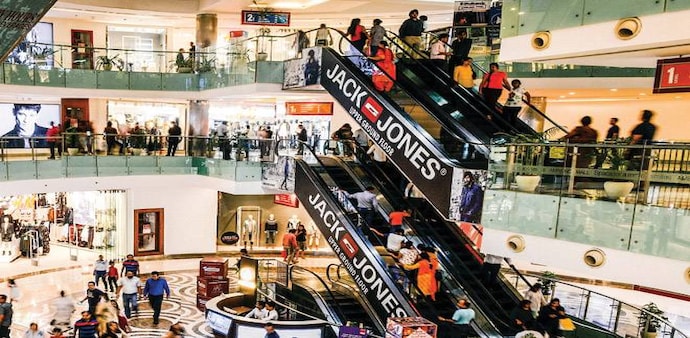 $1.57 billion total private equity investment in retail malls across India between CY2015 and the third quarter of CY2017 (Photo: Vivan Mehra) $1.57 billion total private equity investment in retail malls across India between CY2015 and the third quarter of CY2017 (Photo: Vivan Mehra)