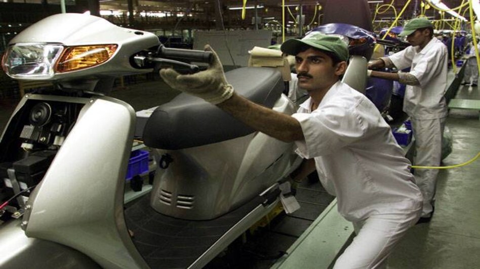 Activa pips Splendor again, strengthens its hold at the top Activa pips Splendor again, strengthens its hold at the top