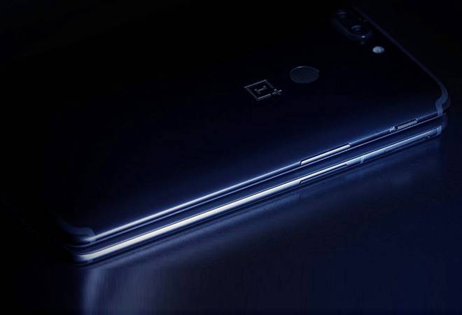 OnePlus 6 fresh teaser: There's something lurking in the dark under the phone