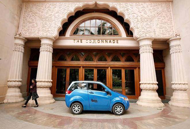 Now drive an electric e2o on rent with Zoomcar in Delhi