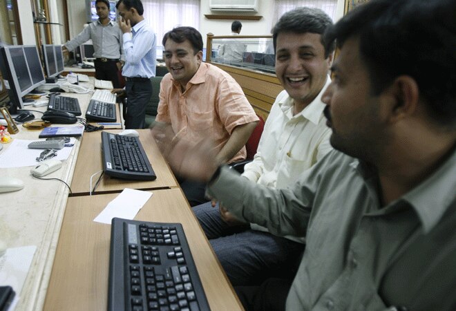 RBI status quo cheers Dalal Street: Sensex rises 577 points, Nifty closes 196 points higher at 10,325 RBI status quo cheers Dalal Street: Sensex rises 577 points, Nifty closes 196 points higher at 10,325