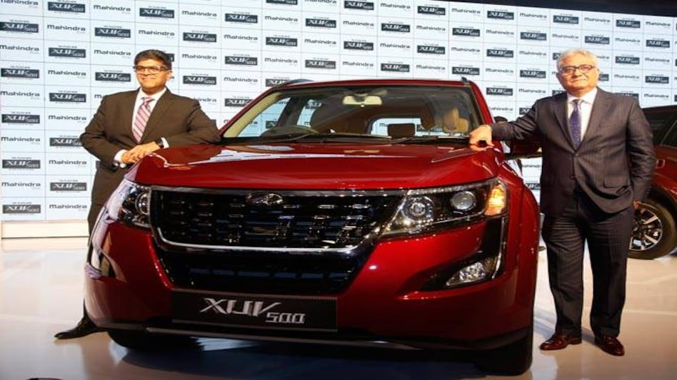 Mahindra launches XUV5OO facelift to regain lost mojo in SUVs Mahindra launches XUV5OO facelift to regain lost mojo in SUVs