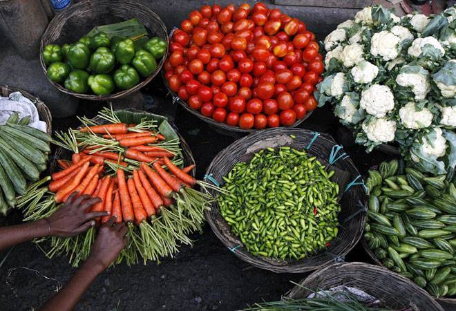 WPI inflation shoots to 3.18% in April on costlier fuel, fruits