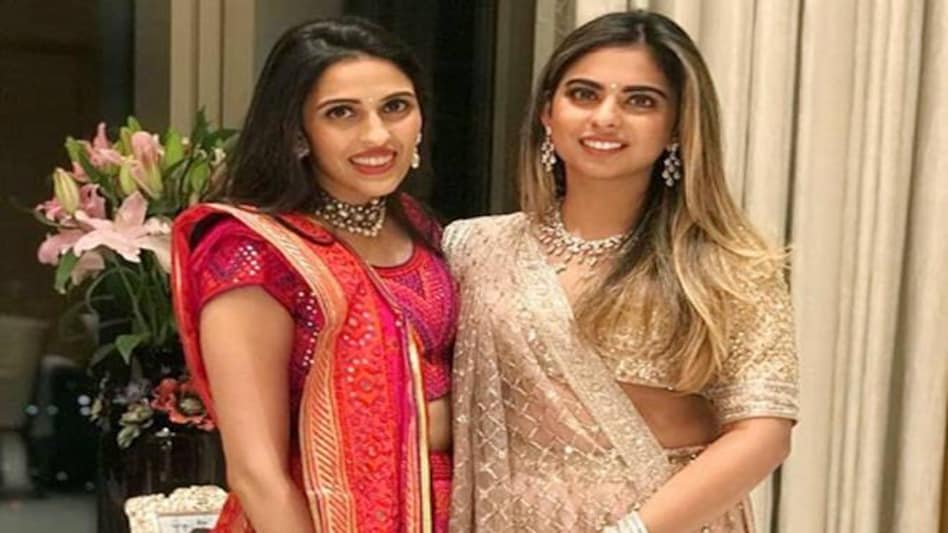 WATCH: Mukesh Ambani's heartfelt speech at daughter Isha Ambani's engagement bash WATCH: Mukesh Ambani's heartfelt speech at daughter Isha Ambani's engagement bash